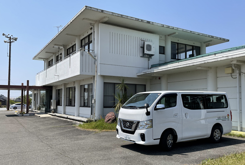 買い物ツアーなどの高齢者支援などに使う日産キャラバン