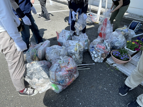 ゴミゼロ作戦で回収したごみの山