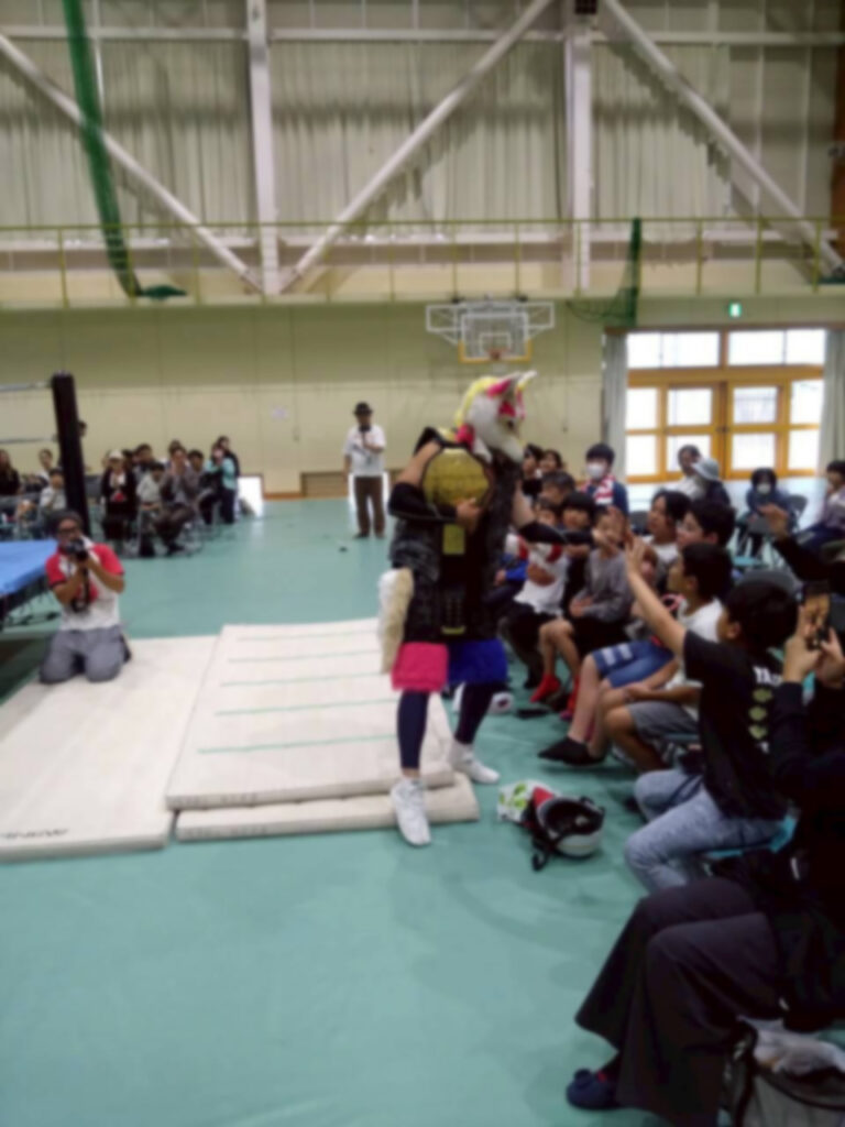 長浜プロレスの試合前のファンサービス