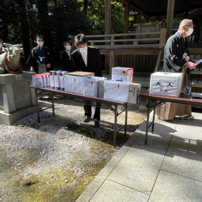 春の大祭の大人用抽選箱