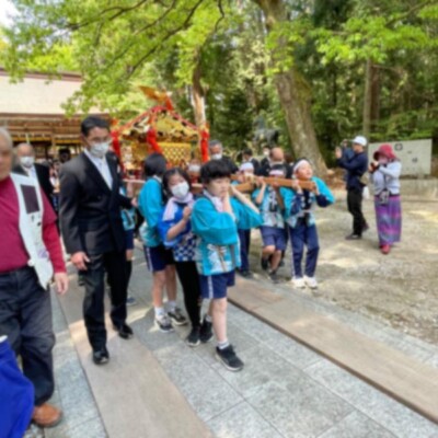 春の大祭での子ども神輿